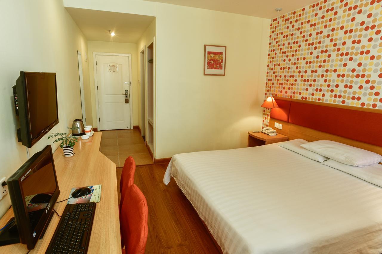 Home Inn St Sophia Cathedral Xinyibai 하얼빈 외부 사진